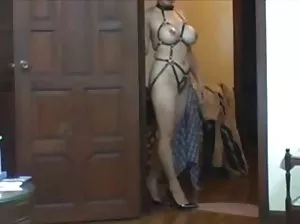 Babe Vika sucks dick guy on the coast