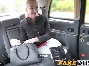 Mature Aunt shows close-up, like a daddie to herself in pussy