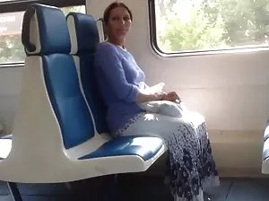 Masseuse and vibrator brought the girl to orgasm