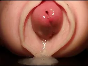 Girl brings herself to orgasm near the lake