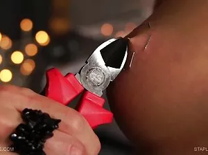 Brother diligently licking her sister shaved the kitty and hard fuck her doggy style