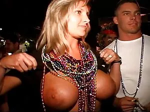 Guy with a big dick fucks a blonde in the stockings