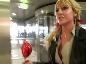 Picper talked to the German on sex in the toilet