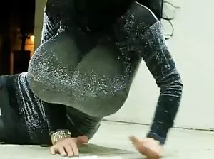 Black big-booty girl sucking dick on her apprentice