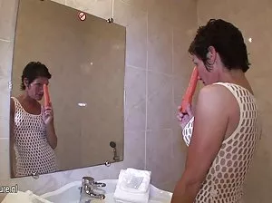 The German woman gave the vagina to a bald suitor and sucked it