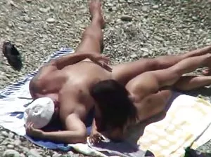 Husband Fry his wife in the anus and shoots on the mobile