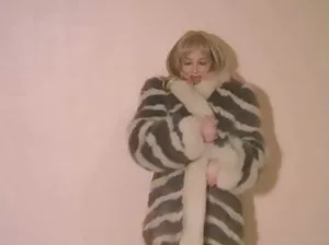 Brunette jerking off by Dick in front of Anomas