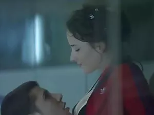 Brazilian doll made a and slipped with a guy