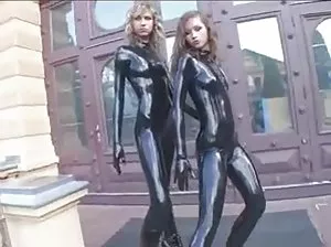 The female turned to the Poppa and showed on the camera a Dropoku