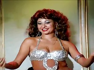 Boss fucks a crumb that shivered at work